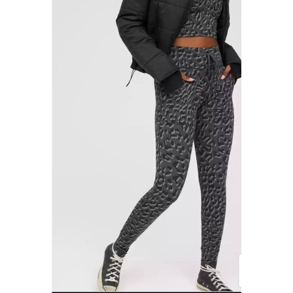 Offline By Aerie High Rise Tie Front Giraffe Pattern Black Gray Leggings XS NWT
